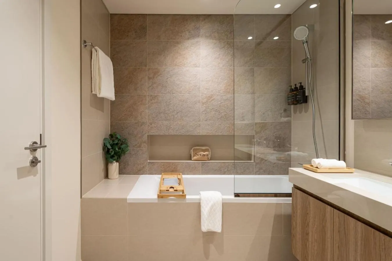 Seraya Residence 10 - 3Bdr - Private Infrared Sauna - Burj View Дубай
