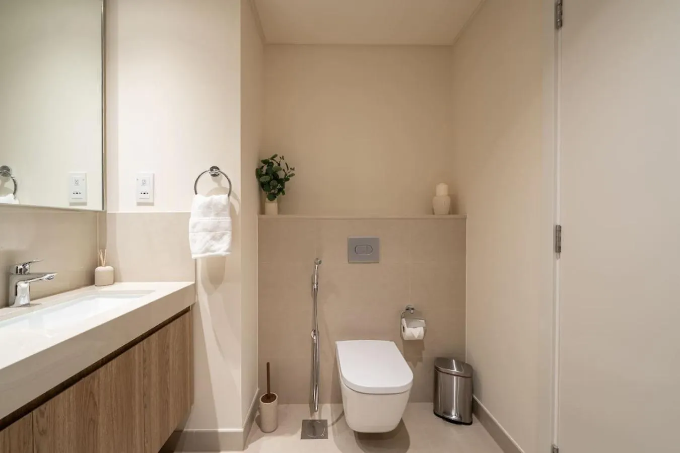 Апартаменты Seraya Residence 10 - 3Bdr - Private Infrared Sauna - Burj View Дубай